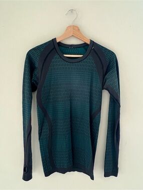 Lululemon Women's Small Green & Black About That Base Long Sleeve Tee